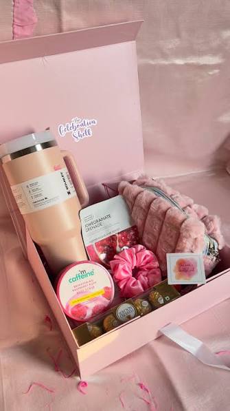 The Luxe Princess Customized Celebration Hamper— ₹1499