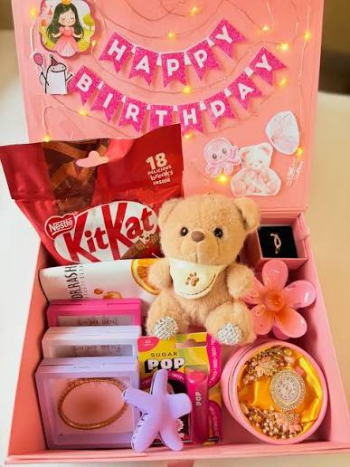 The Luxe Princess Customized Celebration Hamper— ₹1499