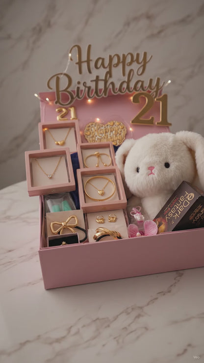 The Luxe Princess Customized Celebration Hamper— ₹1499